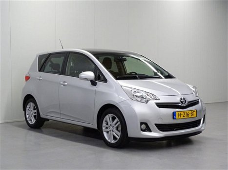 Toyota Verso S - 1.3 VVT-i Dynamic | Navigatie | Cruise control | Panoramadak - 1