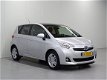 Toyota Verso S - 1.3 VVT-i Dynamic | Navigatie | Cruise control | Panoramadak - 1 - Thumbnail