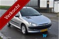 Peugeot 206 - 1.6 XT, Trekhaak, Nette auto, 5-deurs - 1 - Thumbnail