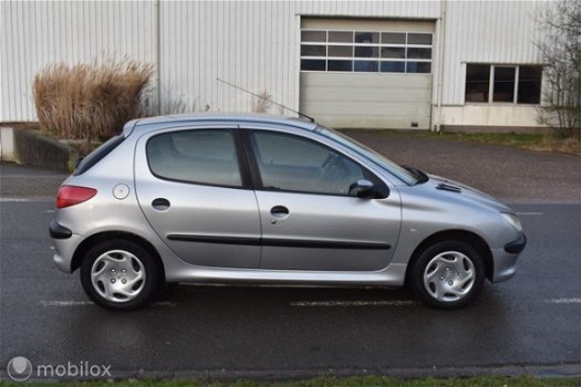 Peugeot 206 - 1.6 XT, Trekhaak, Nette auto, 5-deurs - 1