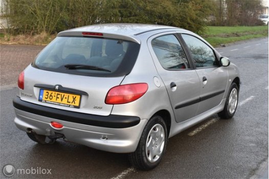 Peugeot 206 - 1.6 XT, Trekhaak, Nette auto, 5-deurs - 1