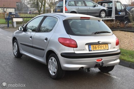 Peugeot 206 - 1.6 XT, Trekhaak, Nette auto, 5-deurs - 1