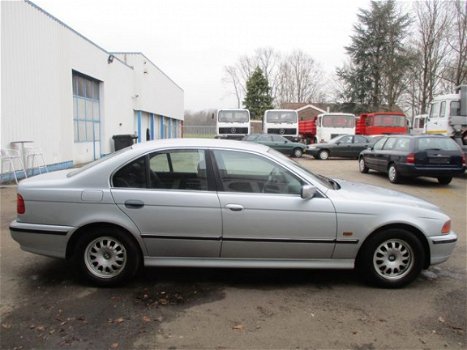 BMW 5-serie - 520 I , Airco, Executive - 1