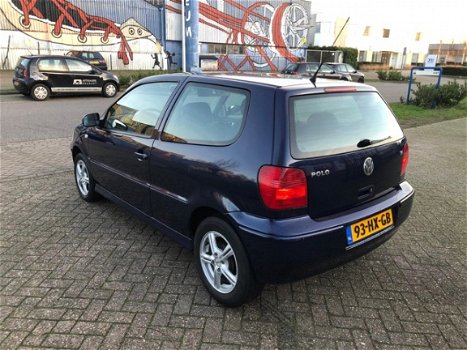 Volkswagen Polo - 1.4-16V Trendline - 1