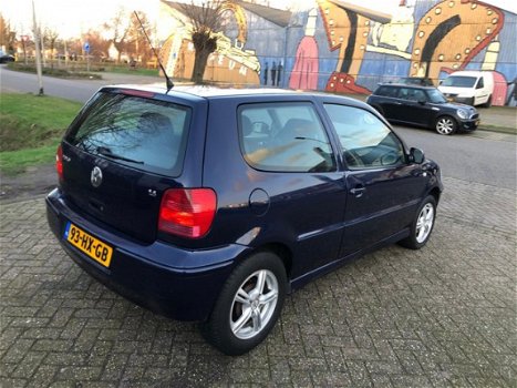 Volkswagen Polo - 1.4-16V Trendline - 1