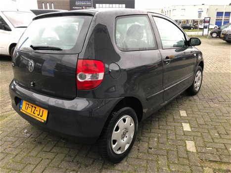 Volkswagen Fox - 1.2 Trendline 6 maanden Garantie, NAP - 1