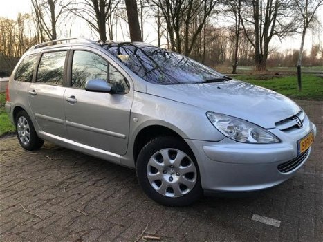 Peugeot 307 SW - 2.0 16V Premium 2005/PANO/CLIMA/AUTOMAAT/PDC/ - 1