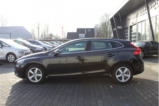 Volvo V40 - 2.0 D2 Momentum Business - 1