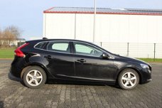 Volvo V40 - 2.0 D2 Momentum Business