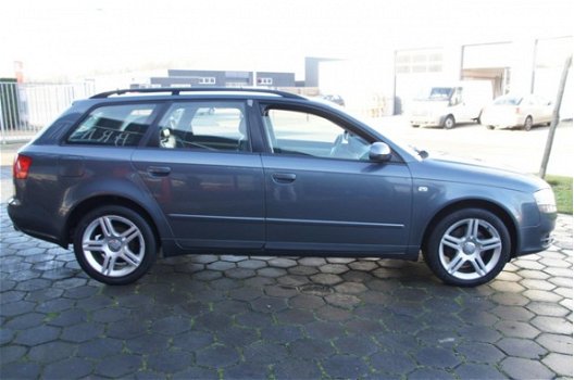 Audi A4 Avant - 1.8 Turbo Advance - 1