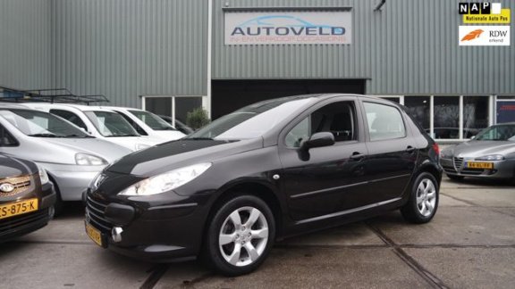 Peugeot 307 - 2.0-16V Premium 104000 km airco-pdc in nieuw staat - 1