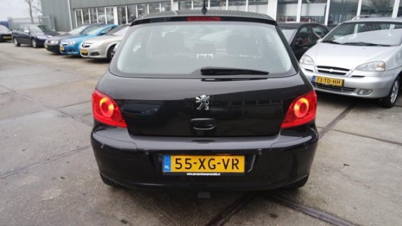 Peugeot 307 - 2.0-16V Premium 104000 km airco-pdc in nieuw staat - 1