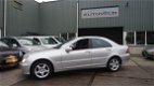 Mercedes-Benz C-klasse - 180 K. Elegance navigatie-airco-super staat geen roest - 1 - Thumbnail