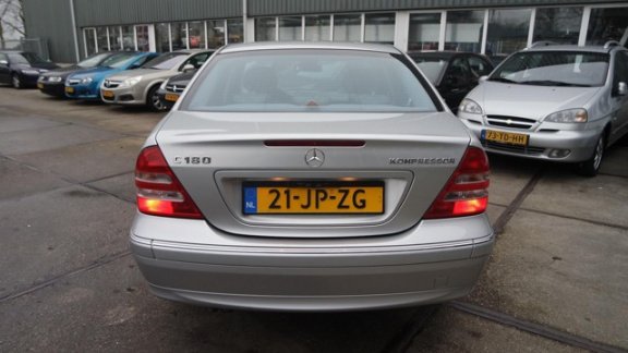 Mercedes-Benz C-klasse - 180 K. Elegance navigatie-airco-super staat geen roest - 1