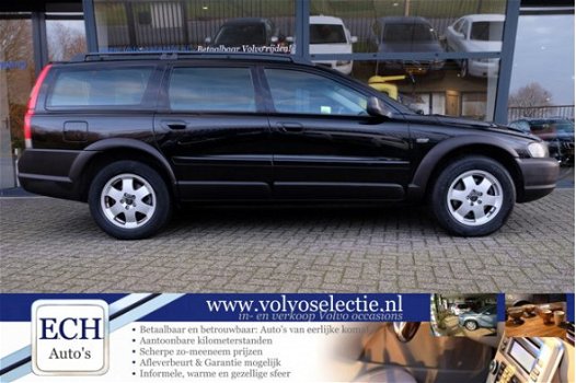 Volvo XC70 - 2.4T 200 pk Comfort Line, Airco, Navi, Cruise Control - 1