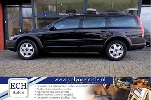 Volvo XC70 - 2.4T 200 pk Comfort Line, Airco, Navi, Cruise Control - 1