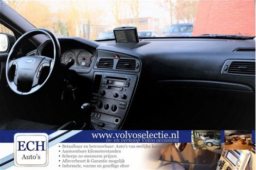 Volvo XC70 - 2.4T 200 pk Comfort Line, Airco, Navi, Cruise Control - 1