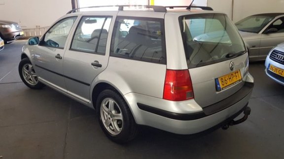 Volkswagen Golf Variant - 1.6/AUT/CLIMA/NAP/PDC/INRUIL MOG - 1