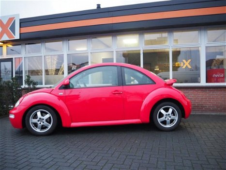 Volkswagen New Beetle - 2.0 Highline - 1