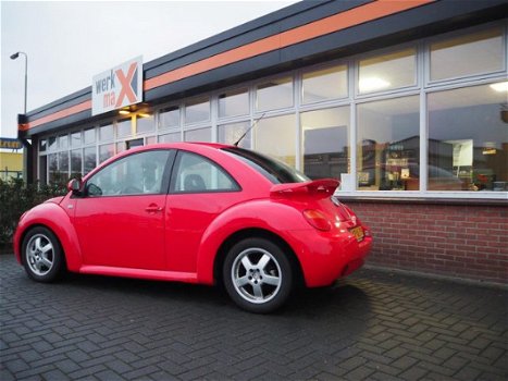 Volkswagen New Beetle - 2.0 Highline - 1