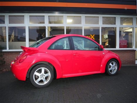 Volkswagen New Beetle - 2.0 Highline - 1