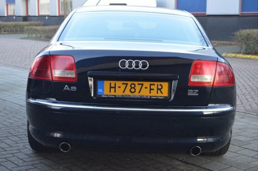 Audi A8 - 3.7 Quattro - 1