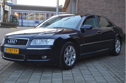 Audi A8 - 3.7 Quattro - 1