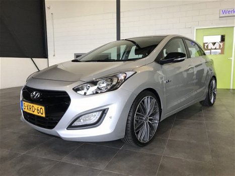 Hyundai i30 - 1.6 GDI i-Motion Airco ECC | Navigatie | Camera | Cruise Control | Trekhaak | 19