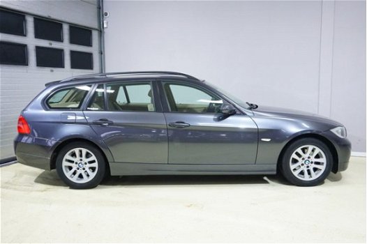 BMW 3-serie Touring - 320i High Executive - 1