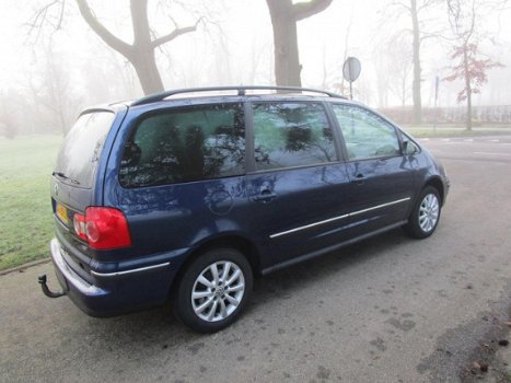 Volkswagen Sharan - 1.8 Turbo Sportline 7 persoons.clima.cruise control.trekhaak.cruise control - 1