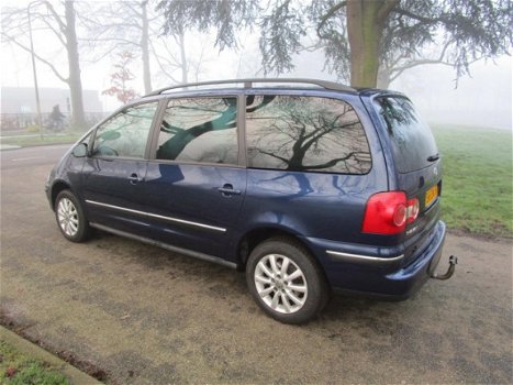 Volkswagen Sharan - 1.8 Turbo Sportline 7 persoons.clima.cruise control.trekhaak.cruise control - 1