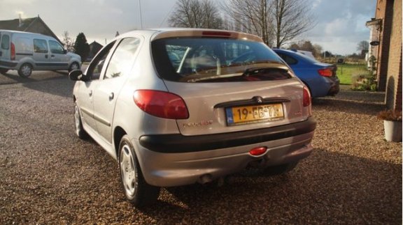 Peugeot 206 - XT 1.4 - 1