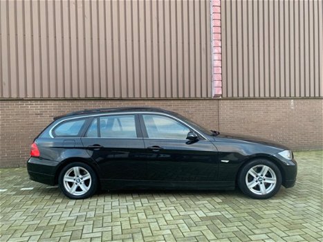 BMW 3-serie Touring - 325i Aut. Pano Leer 2008 189.000 APK NAP - 1