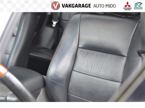 Mitsubishi Pajero - 3.2 Di-D GLS LB 7-seater - 1