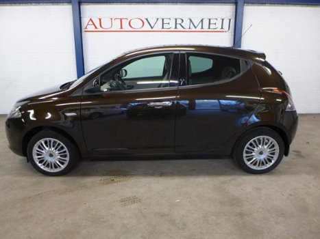 Lancia Y(psilon) - 85pk TwinAir S&S DFN automaat, Gold, navigatie, airco, cruise control, 5drs - 1