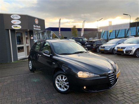 Alfa Romeo 147 - 1.6 T.Spark Distinctive Airco/ecc Cruise 5 Drs - 1