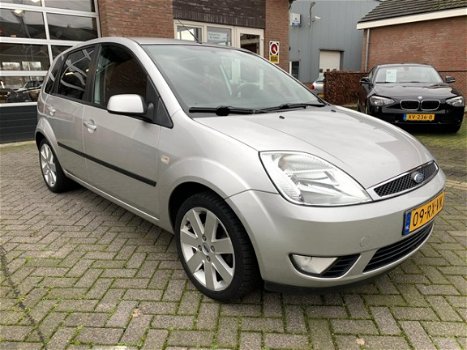 Ford Fiesta - 1.4-16V Futura 5-Deurs met Airco en trekhaak, 1ste eigenaar - 1