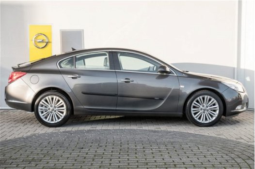 Opel Insignia - 1.4 Turbo 140PK Edition Navigatie / 18 Inch / Unieke kilometers / Dealer onderhouden - 1