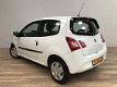 Renault Twingo - 1.2 16V Parisienne AIRCO / APK TOT 2022 / CV+AFST / ELEKTR PAKKET / ACHTERSPOILER / - 1 - Thumbnail