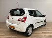 Renault Twingo - 1.2 16V Parisienne AIRCO / APK TOT 2022 / CV+AFST / ELEKTR PAKKET / ACHTERSPOILER / - 1 - Thumbnail