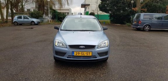 Ford Focus Wagon - 1.6 16V Champion - 1