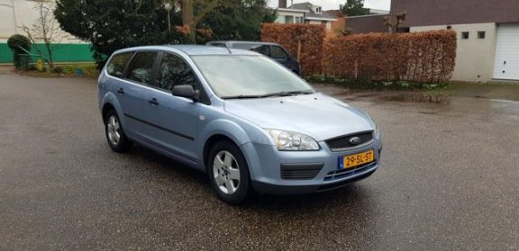 Ford Focus Wagon - 1.6 16V Champion - 1