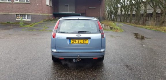 Ford Focus Wagon - 1.6 16V Champion - 1