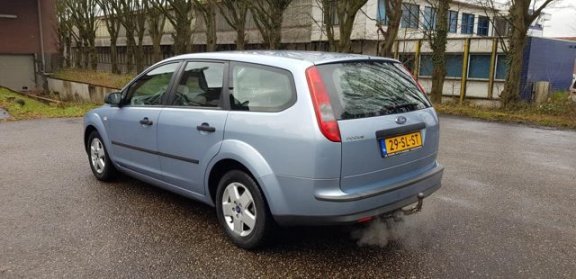 Ford Focus Wagon - 1.6 16V Champion - 1