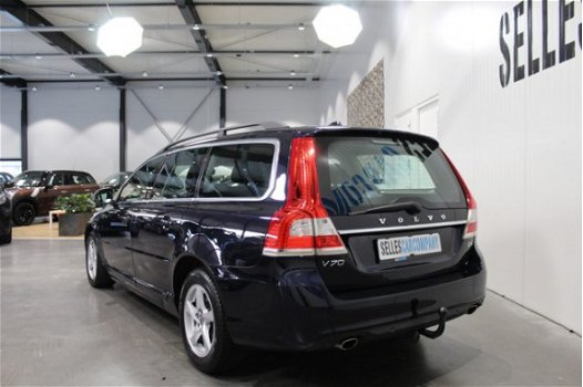 Volvo V70 - 2.0 D4 Kinetic | Trekhaak | Navigatie | Lm Velgen | - 1