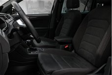 Volkswagen Tiguan - 1.4 TSI 150pk R-Line DSG Origineel NL Auto Bomvol Opties