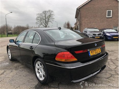 BMW 7-serie - 735i v8 272pk exe aut youngtimer - navi - dvd in hoofdsteunen - leer - m styling velge - 1