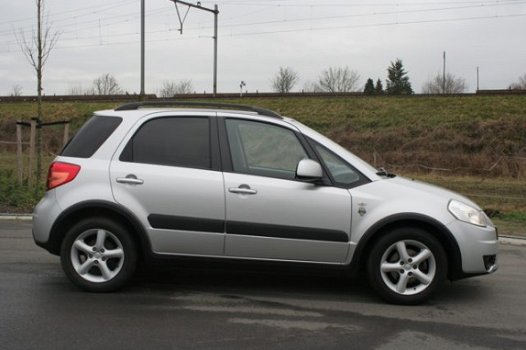 Suzuki SX4 - 1.6 Comfort - 1