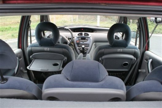 Citroën Xsara Picasso - 1.8i-16V Différence - 1