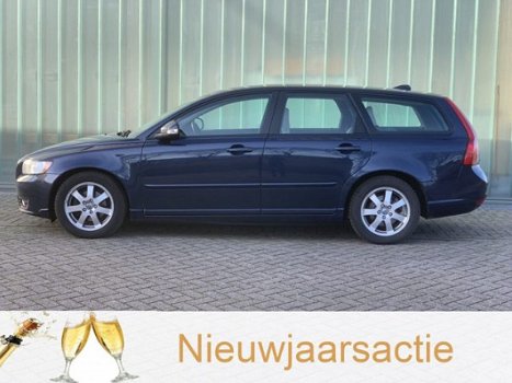 Volvo V50 - 1.6 D2 Business Pro Edition NAVIGATIE/ CRUICE CONTROL/ PDC/LEER - 1